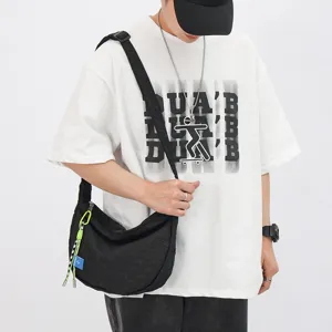 Κorean streetwear στιλ καπιτονέ τσάντα ώμου μισoφέγγαρο για γυναίκες, μοντέρνα μαύρη τσάντα.