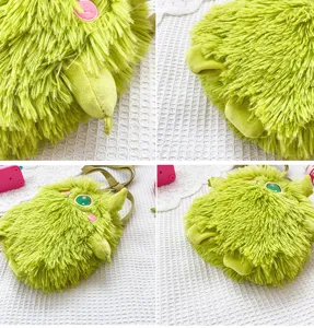 Niedliche grüne Plüsch Monster Umhängetasche mit Fell, 3D Hörnern und gestickten großen Augen.