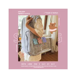 Klare Tragetasche mit süßen bunten Bären-Patches, transparente PVC-Umhängetasche für Damen.