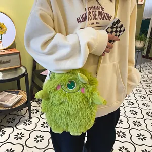 Niedliche flauschige Einäugige Monster Umhängetasche für Schüler, weiche Plüschtasche grün.