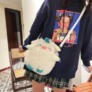 Japanischer süßer flauschiger Plüsch Monster Umhängetasche für süße Mädchen Studenten Winter.