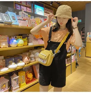 Süße japanische Vintage-Umhängetasche aus Segeltuch mit Bärenohren und transparenter Tasche.