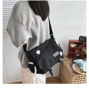 Japanese Harajuku casual black messenger bag, large capacity canvas student shoulder bag.