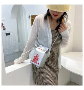 Borsa a tracolla alla moda in PU argento con stampa pagoda unica e cinturino per donne.