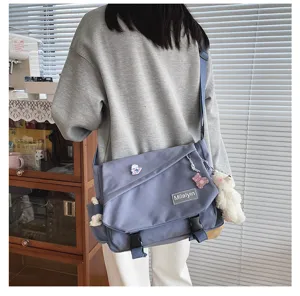 Japanese Harajuku casual student messenger bag large capacity crossbody bag for daily school use.