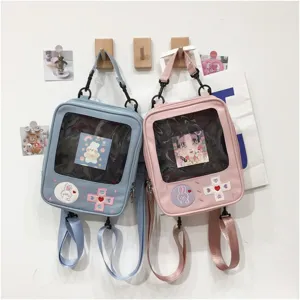 Vista detallada de la linda mochila ita transparente de PU estilo consola de juegos.