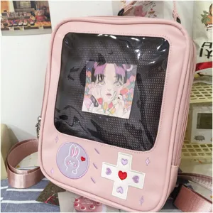 Mochila Ita rosa de PU con ventana transparente bordado de gamepad y estilo kawaii.