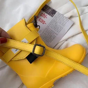 Sac à bandoulière créatif en forme de bottes jaunes pour femmes joli sac tendance