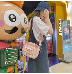 Süße japanische Vintage-Umhängetasche in Rosa mit Bärenohren für Mädchen und Studenten.