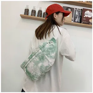 Borsa a tracolla in tela tie-dye da donna, grande borsa casual per l'uso quotidiano.
