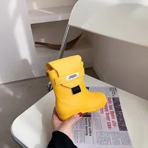 Sac bandoulière créatif en forme de botte jaune, sac à main fantaisie mode pour femmes.