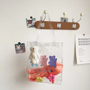 Transparente PVC Tragetasche mit niedlichem Bären-Druck und Plüsch Anhänger für Studenten.