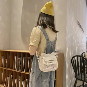 Japanischer Vintage niedlicher Bär Stil Leinwand Umhängetasche für Frauen Student Alltag.
