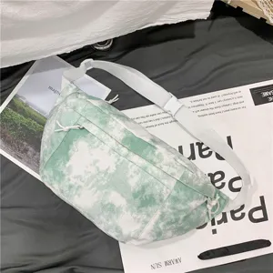 Borsa a tracolla in tela tie-dye verde e bianca, elegante borsa casual con cinturino.