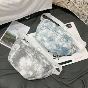 Borsa a tracolla in tela tie-dye alla moda, borsa casual di grande capacità per uso quotidiano.
