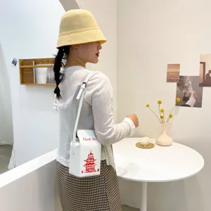 Borsa a tracolla alla moda in pelle PU bianca con stampa di pagoda cinese e stile retrò.