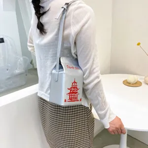 Borsa a tracolla in pelle PU argentata a forma di cartone di latte con stampa pagoda cinese rossa.