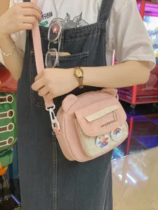 Niedliche japanische Bären Umhängetasche mit transparenter Vordertasche für süße Studentinnen.