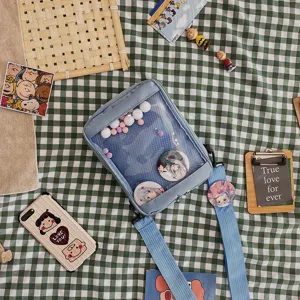 Linda bolsa ita transparente de estilo japonés con pines de anime para uso diario casual.