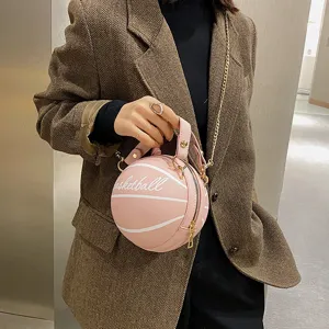 Modische rosa basketballformige Umhängetasche mit Kette für Damen kreativ im Alltag