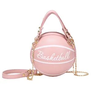Rosa Umhängetasche in Basketball-Form mit goldener Kette, kreative süße Damentasche für Alltag.