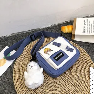 Iaponikís aisthitikís tsánta chirossychís apó kánva me loutrinó kouneláki kai simáda.