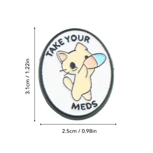 Jolie broche émaillée en métal avec chat chaton dessin animé pour vêtements et sacs.