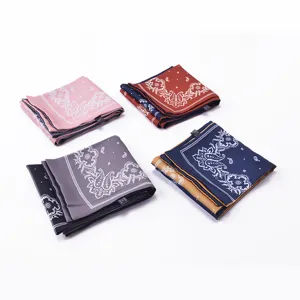 Pañuelo cuadrado con estampado paisley clásico accesorio de moda versátil multicolor