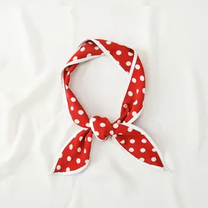 Sciarpa a nastro in seta con pois rossi per manico borsa o accessorio capelli moda.
