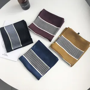 Chic bufanda cuadrada de seda sintética con topos geométricos para mujer, pañuelo elegante.