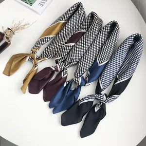 Chic pañuelo cuadrado de imitación seda con lunares geométricos para mujer elegante.
