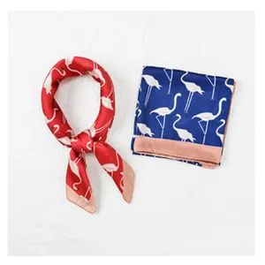 Flamingo Seidenschal Set, elegantes quadratisches Satin Halstuch für Damen und mode Alltag.