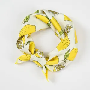Modieuze vierkante dames sjaal met citroen print, elegante kleine nek sjaal zachte zijde look