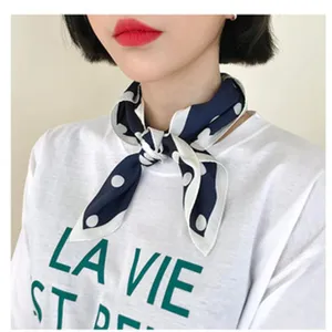 Koreanischer Stil Mode marineblau weiße Punkte Seide Quadrat Schal Halstuch für Damen