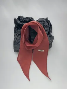 Vintage linnen lint sjaal voor dames, effen halsdoek en stijlvol haarband accessoire voor mode.