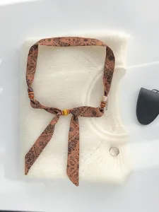 Vintage Paisley Seidentuch Halskette mit Perlen, elegante verstellbare Pullover Kette Accessoire.