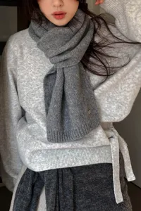 Einfarbiger grauer Strickschal Damen Winter warm kuschelig weich vielseitig Accessoire