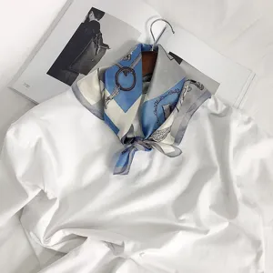 Pequeño pañuelo cuadrado de seda 53cm azul neblina estampado cadena accesorio elegante mujer