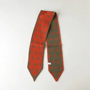 Modischer Strick-Spitzenschal für Damen, trendiges Pünktchen-Design, warme Winter-Halsbekleidung.