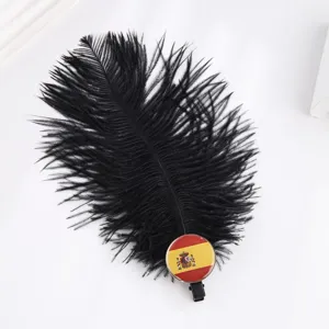 Horquilla de pluma de avestruz negra con emblema de bandera espanola tocado de fiesta