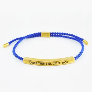 Bracciale intrecciato in acciaio inossidabile con barra curva e testo inciso ideale.