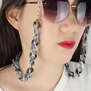 Catena per occhiali da sole in acrilico stampa leopardata alla moda cordino porta occhiali donna.