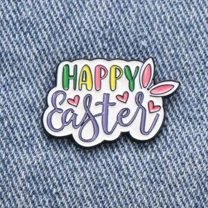 Bonito pin de esmalte de orejas de conejo de Pascua con letras coloridas Happy Easter.
