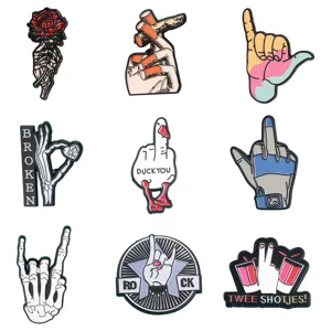 Kreative Metall Emaille Broschen Set mit lustigen Handgesten und Cartoon Mode Kleidung Abzeichen.