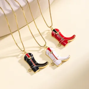 Collier Pendentif Botte de Cow-boy en Émail Zirconia Cœur Western Collier pour Femme Bijoux Plaqué Or Cadeau