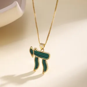 Gold Hebrew Chai symbol pendant necklace with green malachite design for women chic jewelry.