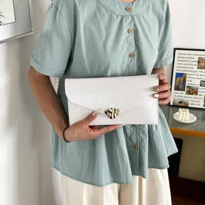 Casual white pleated envelope clutch bag for women, stylish niche design summer accessory.