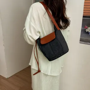 Bolso cubo de mezclilla retro para mujer, elegante bandolera de color contrastante, diario.