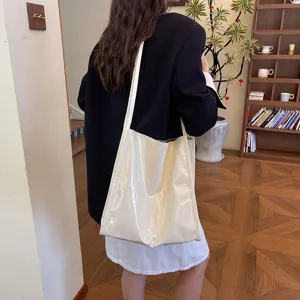 Minimalist solid color shoulder tote bag, casual fashion large capacity commute handbag.