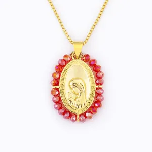 Vintage 18k vergulde ovale religieuze medaillon ketting met rode kraaltjes voor dames.